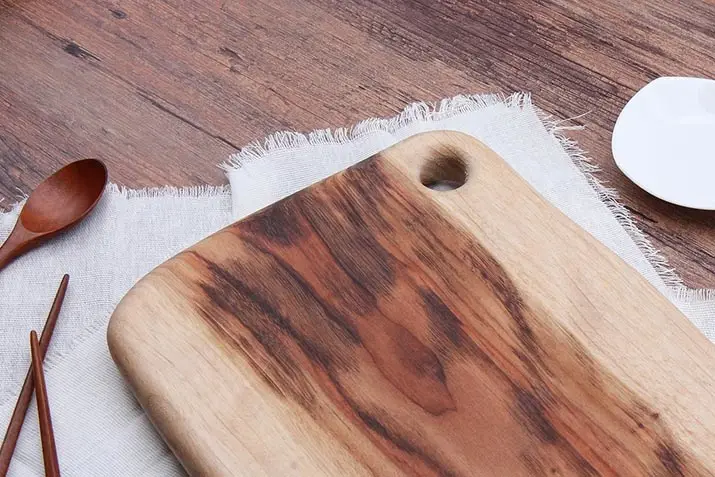 Are You Cleaning Your Cutting Board Properly?
