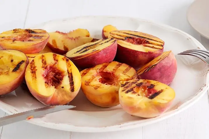 Using Charred Fruits to Create Tantalizing Dishes